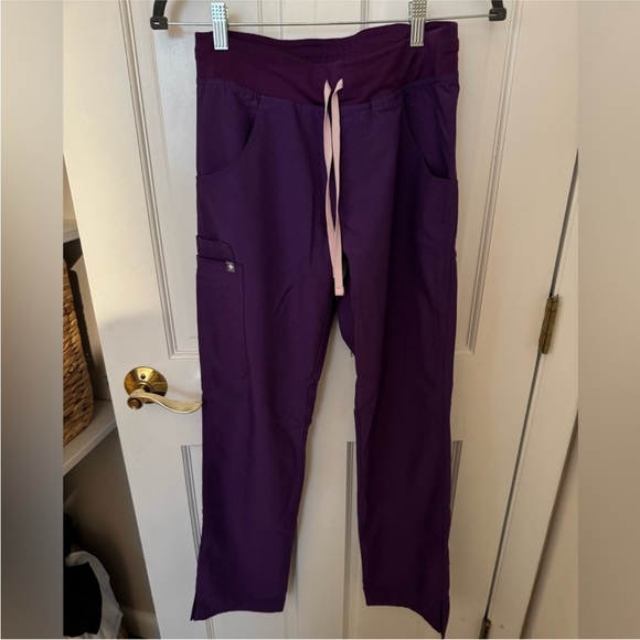Figs Purple Set with Kade Cargo Pants, XS - Picture 4 of 9